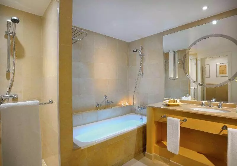 スタンダードコネクティングルーム, Mövenpick Hotel Beirut