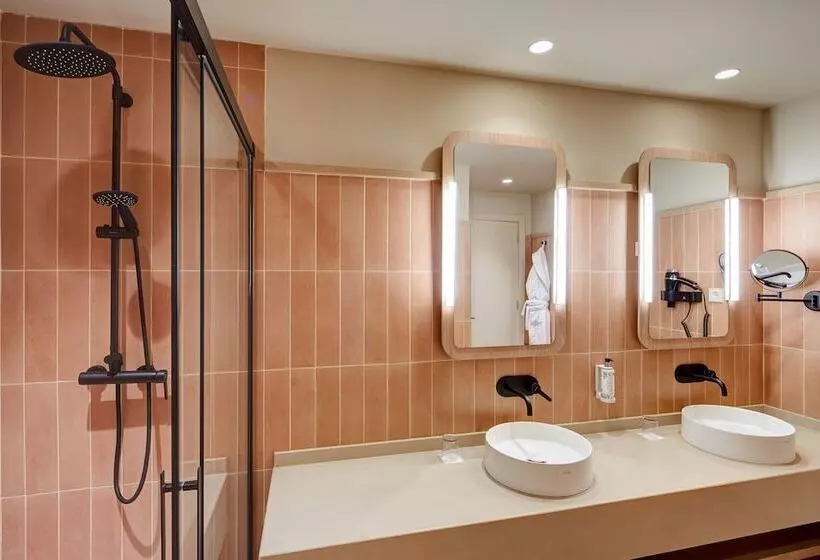 سوییت جونیور, Sercotel Pozuelo
