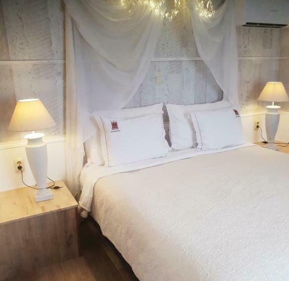 套房配有游泳池, Villas D. Dinis Charming Residence