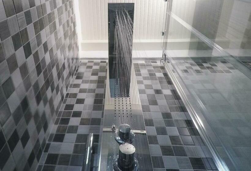 חדר סטנדרט לשלושה עם טרסה, B&b Scarabeo Milazzo