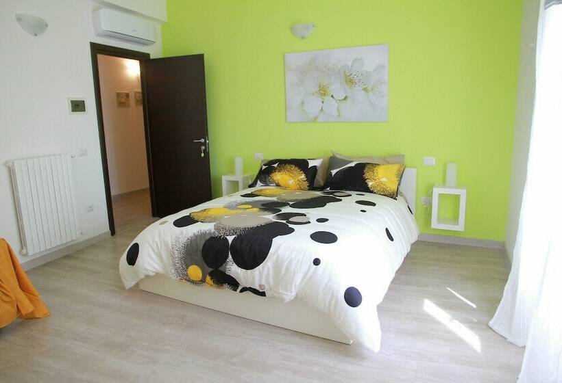 اتاق استاندارد سه نفره, B&b Buonaluna Salerno