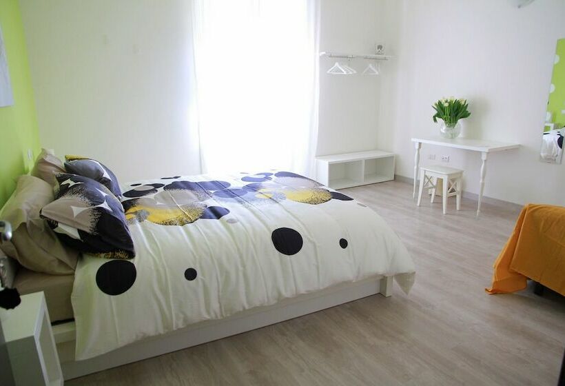 اتاق استاندارد سه نفره, B&b Buonaluna Salerno