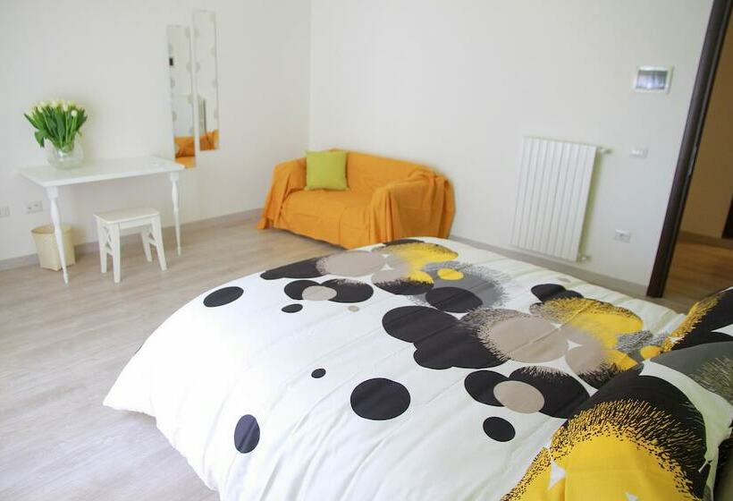 اتاق استاندارد سه نفره, B&b Buonaluna Salerno