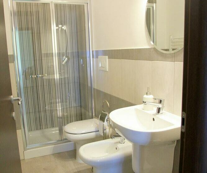 اتاق استاندارد سه نفره, B&b Buonaluna Salerno