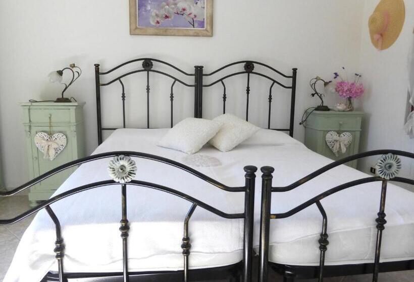 חדר בסיסי, B&b Rooms Urzulei