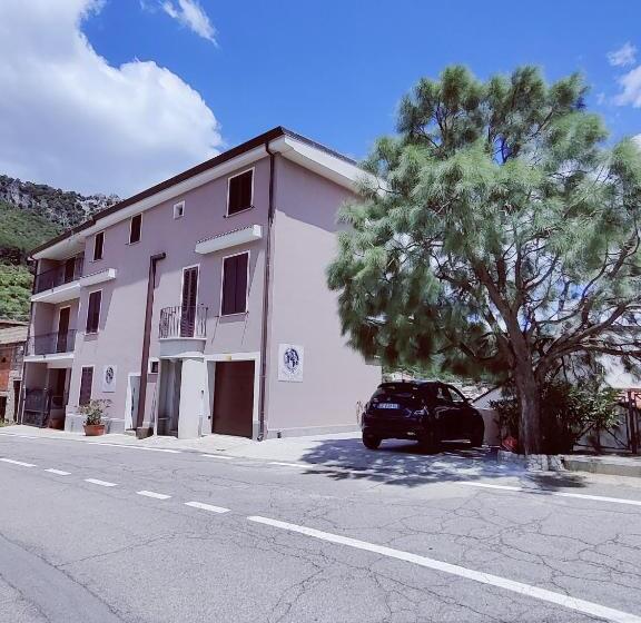 חדר בסיסי, B&b Rooms Urzulei