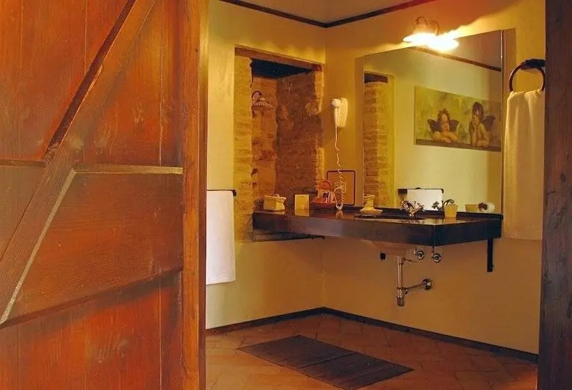 Juniorsviitti, Tenuta Fattoria Vecchia