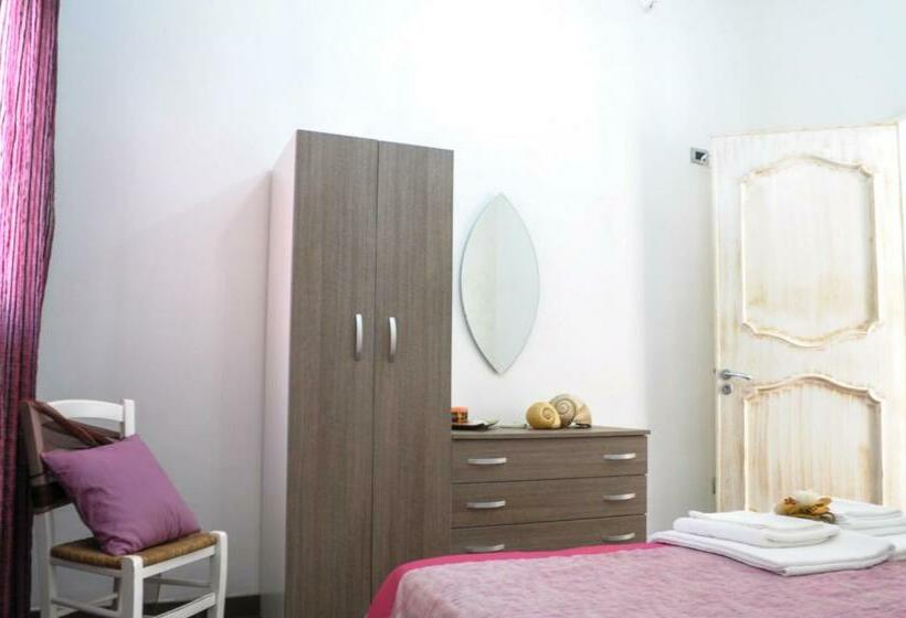 اتاق لوکس, Baia Di Torre Squillace