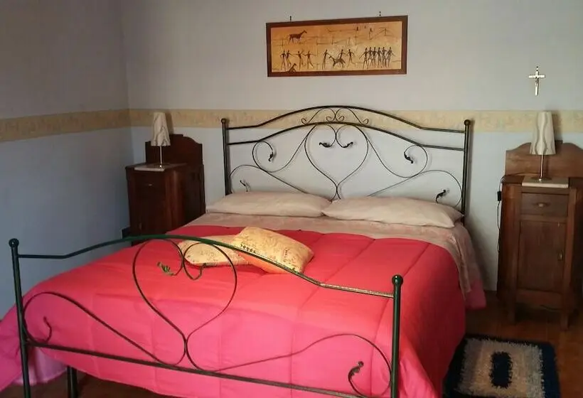 Standaardkamer met Gedeelde Badkamer, Leopardi