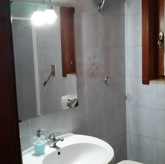 Standard Szoba, Leopardi