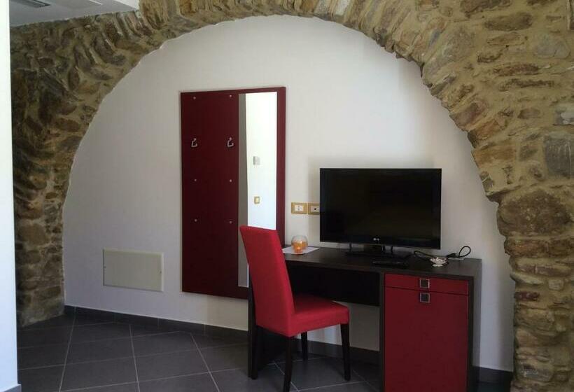 标准间, Casale Tiano