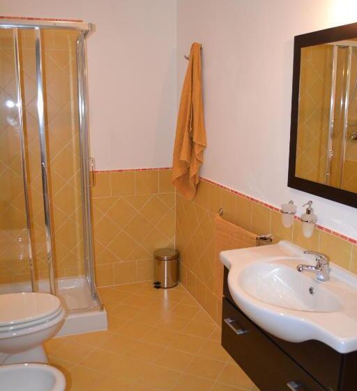 标准间, Casale Tiano