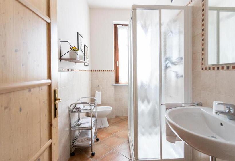 غرفة قياسية ثلاثية, Agriturismo Cascina Monchiero