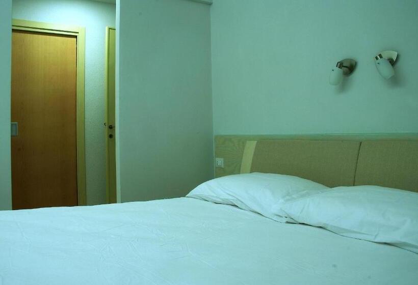 غرفة قياسية سرير كينج, La Casa Di Boz B&b