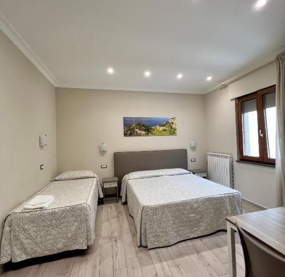 חדר קומפורט לשלושה, Relais Milo