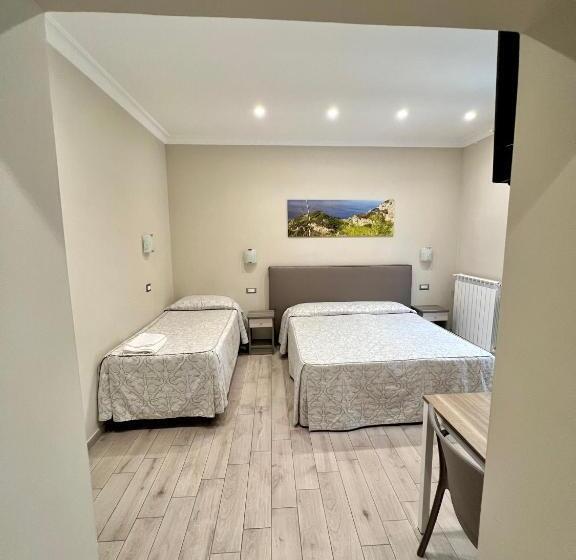 חדר קומפורט לשלושה, Relais Milo