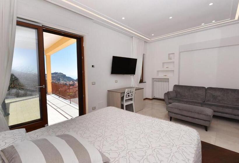 חדר דלוקס עם מרפסת, Relais Milo