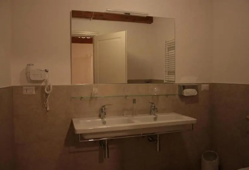 Deluxe Suite King Bed, Il Filaro Del Castello Di San Basilio