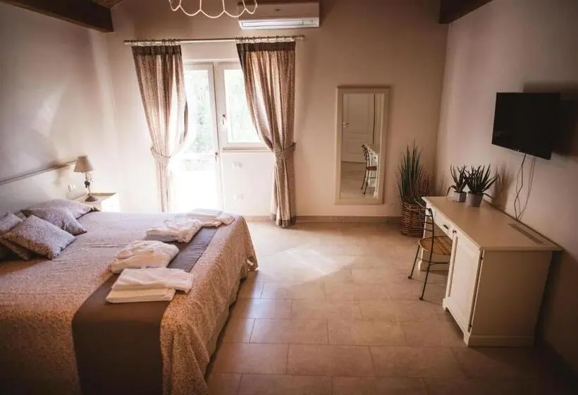 Deluxe Suite King Bed, Il Filaro Del Castello Di San Basilio