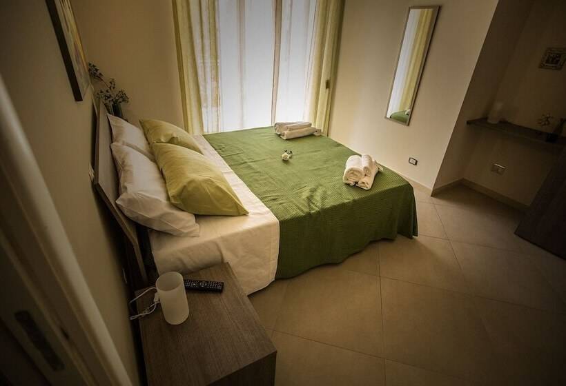 חדר סטנדרט לשלושה, Le Millelune