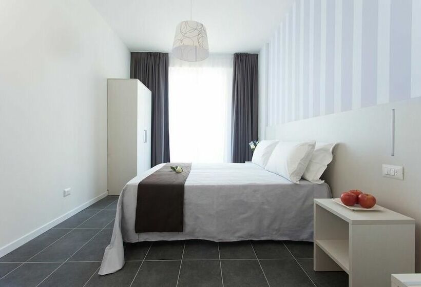 سوییت جونیور با بالکن, Star