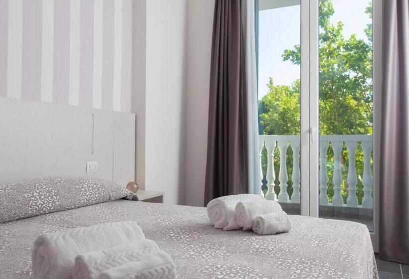 سوییت جونیور با بالکن, Star