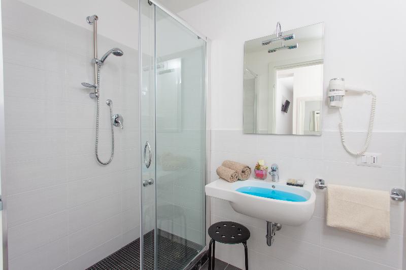 اتاق سوپریور چهار تخته, Star