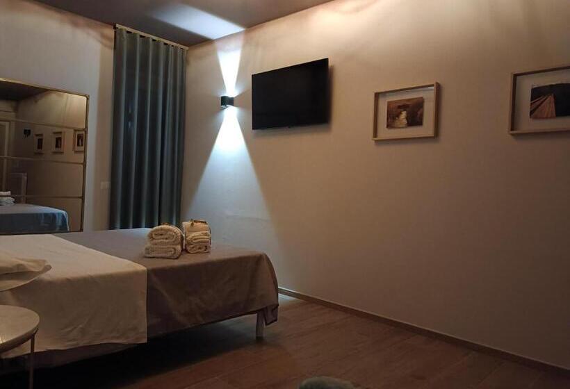 Люкс с гидромассажем, Soho B&b