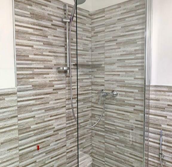 스탠다드 발코니 룸, Alessandra