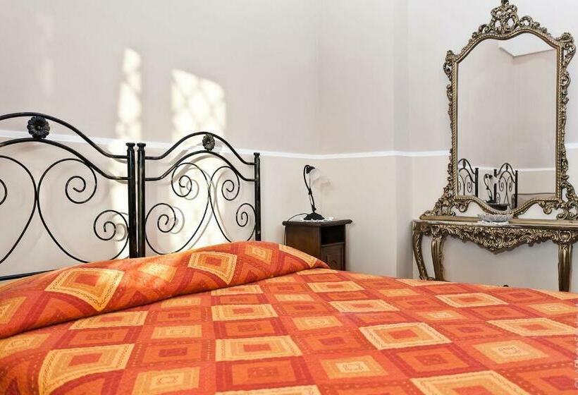 חדר קלאסי לשלושה, Villa Delle Palme