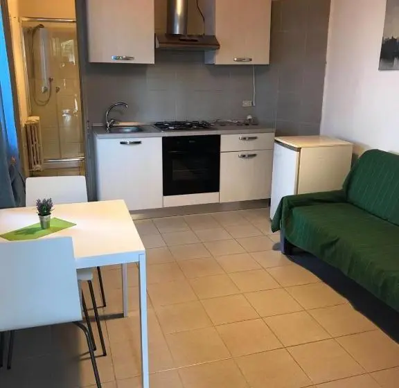 اتاق استاندارد سه نفره, Town House Messina Paradiso