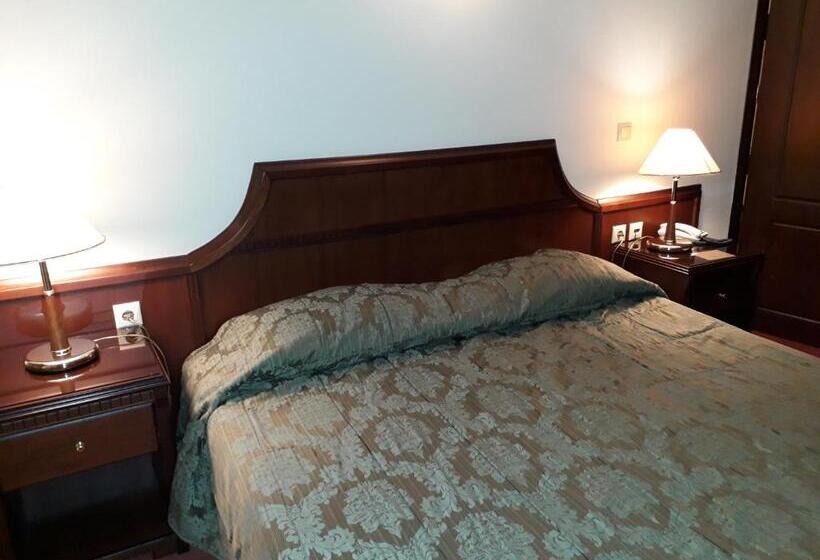 Номер Стандарт Вид на Горы, Apollonia