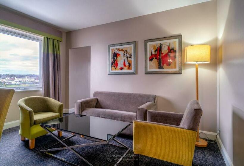 주니어 스위트, City