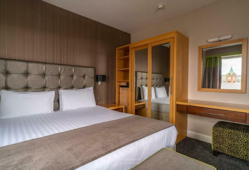 주니어 스위트, City