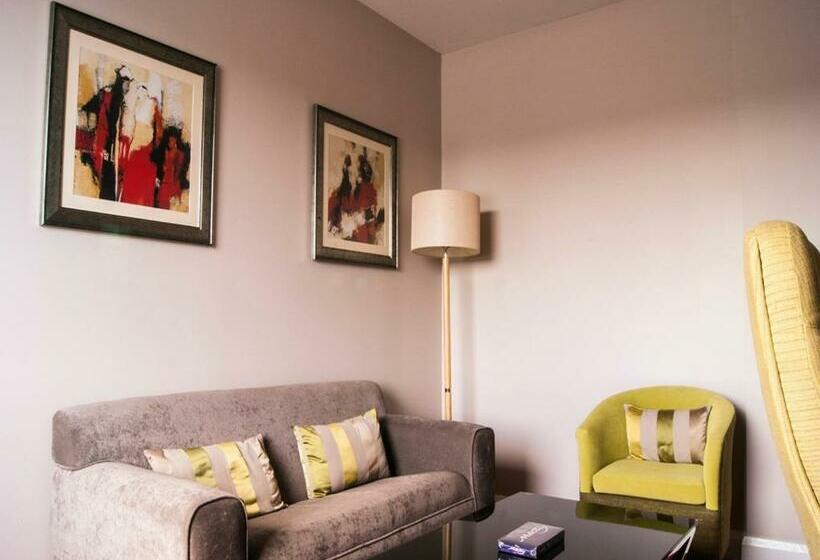 주니어 스위트, City