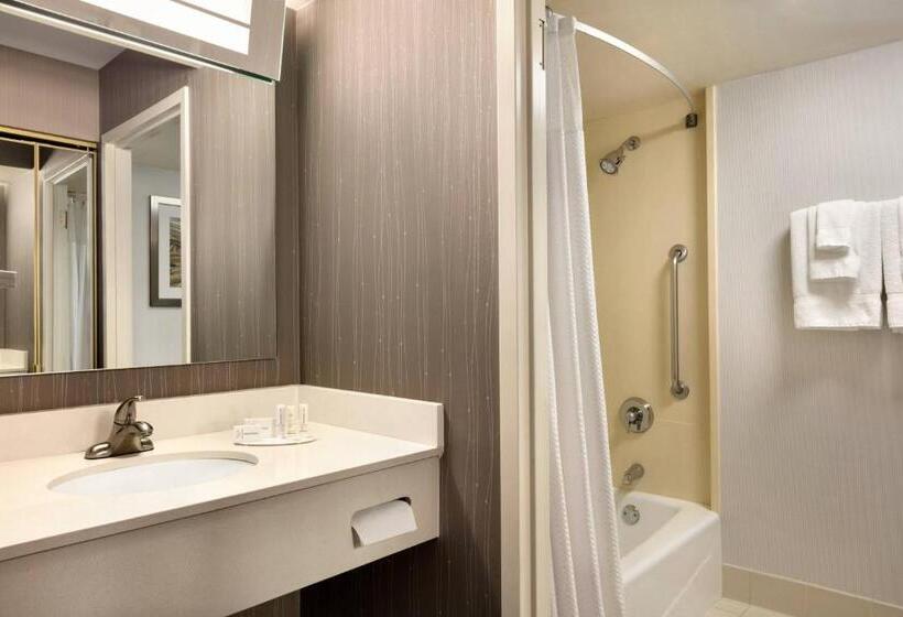 Номер Стандарт 2 Двуспальные Кровати, Courtyard By Marriott Tysons Mclean
