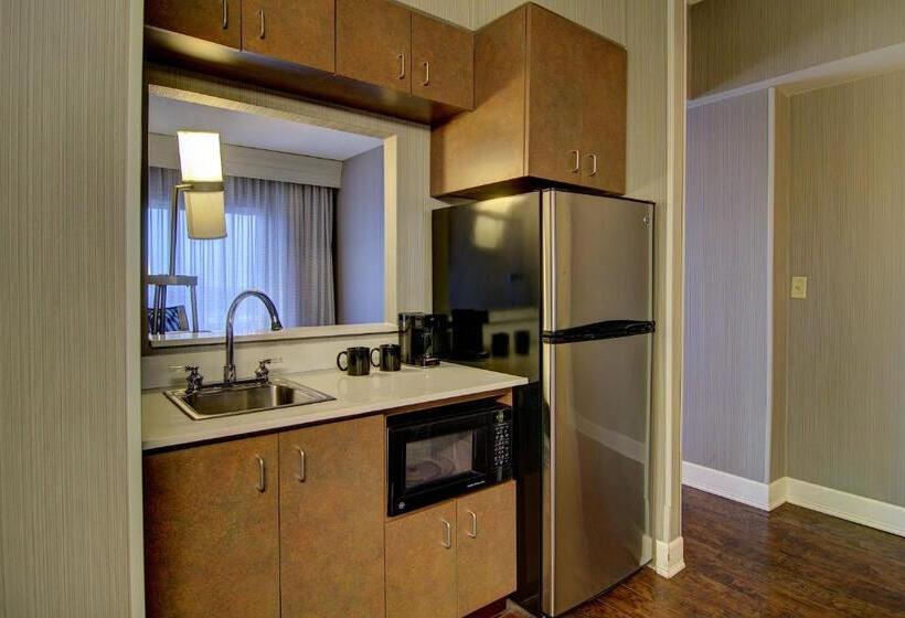 스위트 킹사이즈 침대, Courtyard By Marriott Tysons Mclean