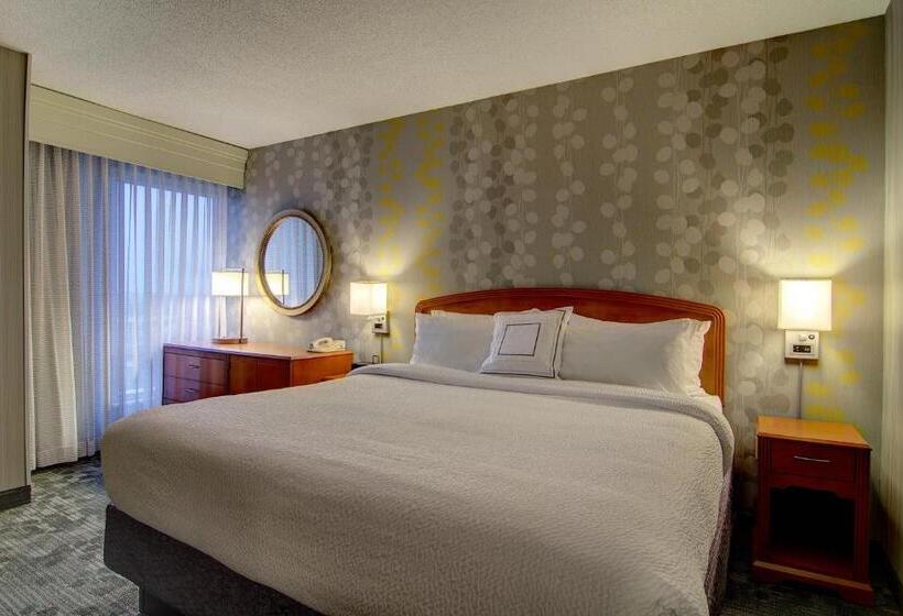 스위트 킹사이즈 침대, Courtyard By Marriott Tysons Mclean