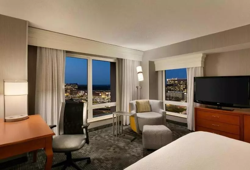 キングサイズベッドのスタンダードルーム, Courtyard By Marriott Tysons Mclean
