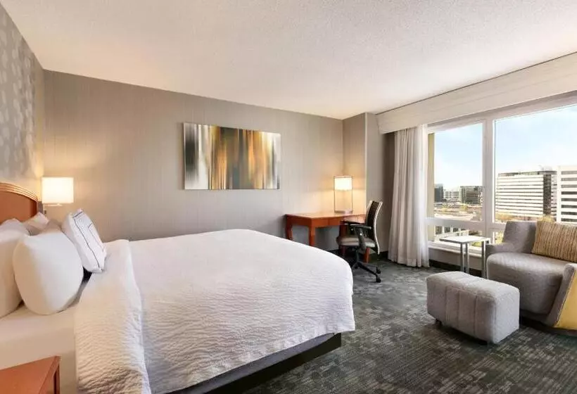 キングサイズベッドのスタンダードルーム, Courtyard By Marriott Tysons Mclean