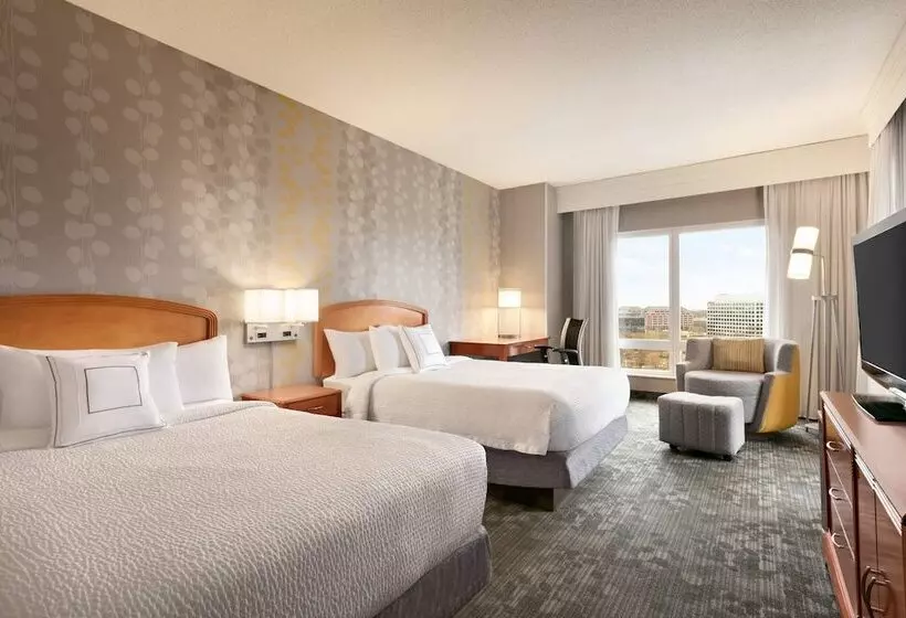 ２ダブルベッドのスタンダードルーム, Courtyard By Marriott Tysons Mclean