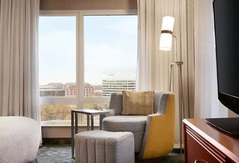 ２ダブルベッドのスタンダードルーム, Courtyard By Marriott Tysons Mclean