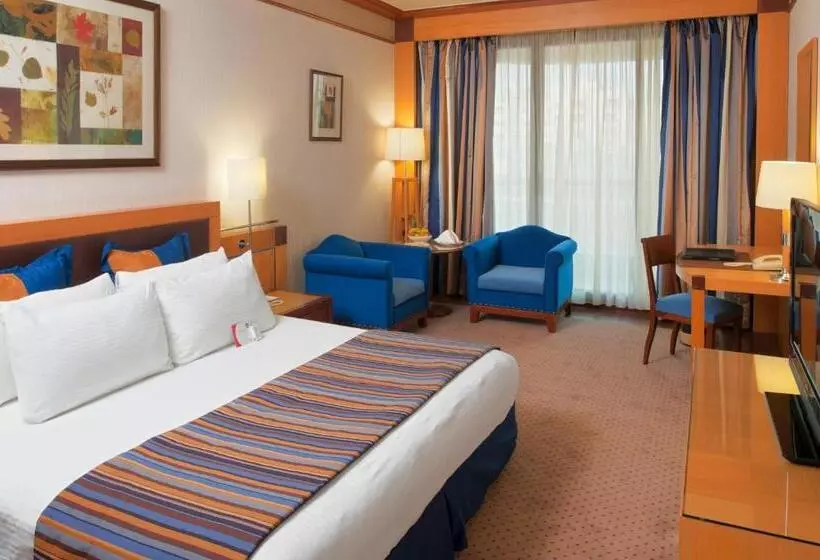 اتاق دلوکس با تخت کینگ و چشم‌انداز شهر, Crowne Plaza Hamra Beirut, An Ihg