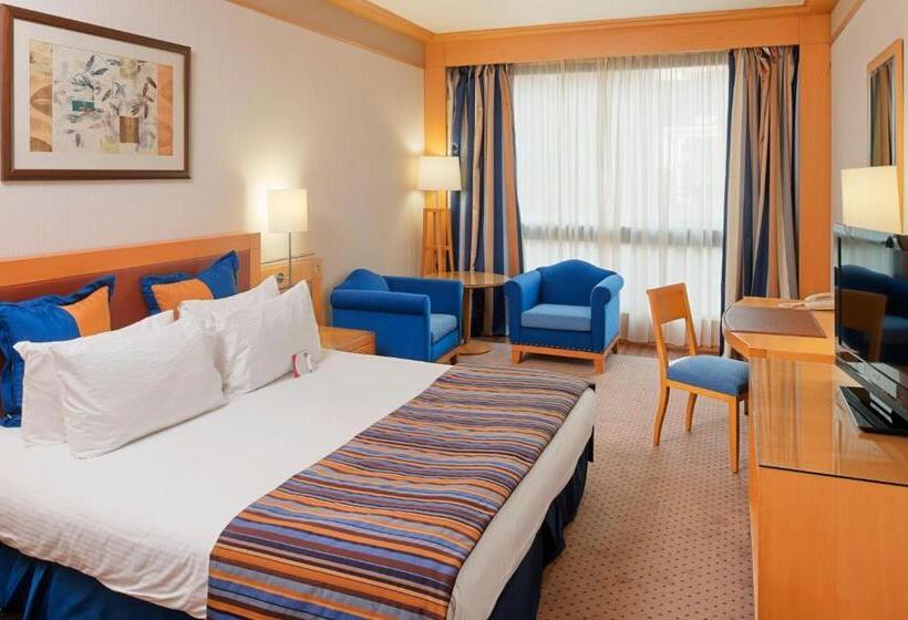 اتاق دلوکس با تخت کینگ و چشم‌انداز شهر, Crowne Plaza Hamra Beirut, An Ihg
