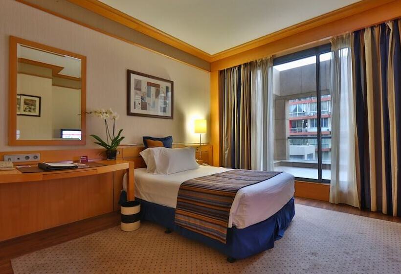 اتاق استاندارد با تخت دوبل, Crowne Plaza Hamra Beirut, An Ihg