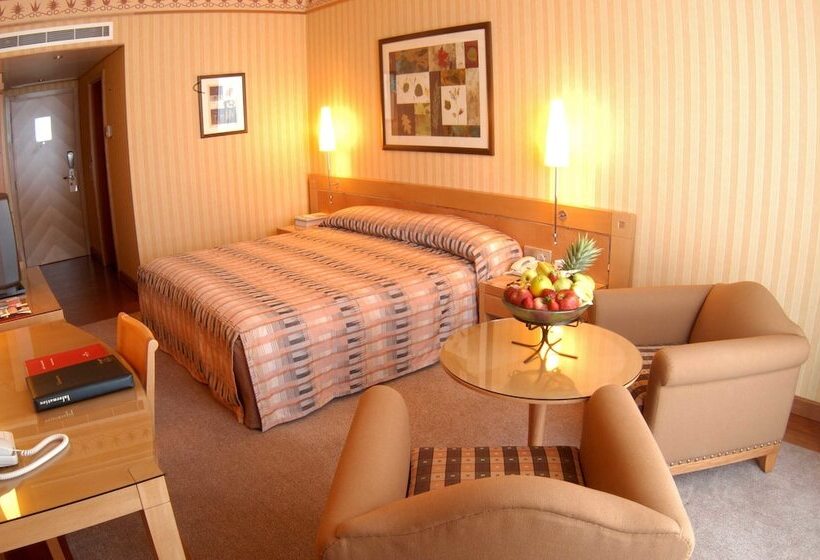 اتاق استاندارد با تخت دوبل, Crowne Plaza Hamra Beirut, An Ihg