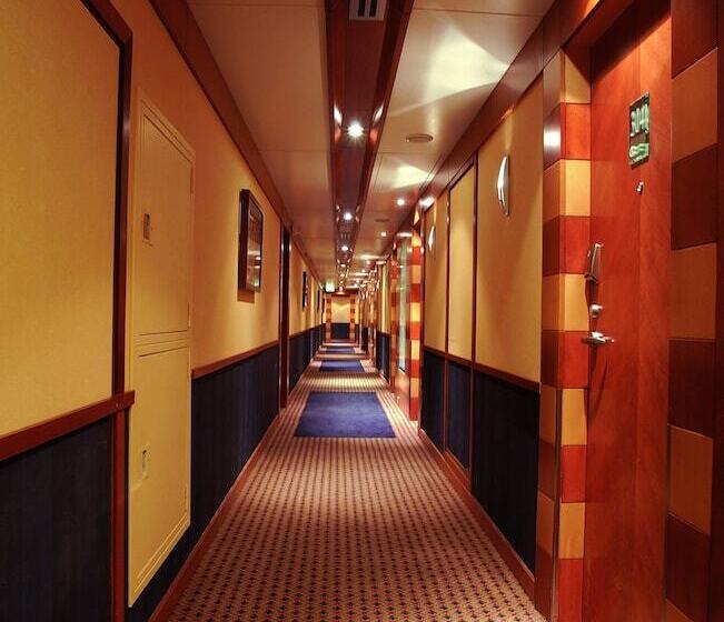 اتاق استاندارد با تخت دوبل, Crowne Plaza Hamra Beirut, An Ihg