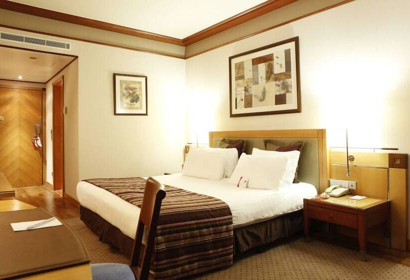 اتاق استاندارد با تخت دوبل, Crowne Plaza Hamra Beirut, An Ihg