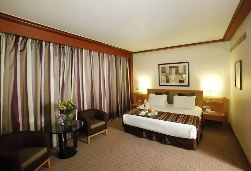 اتاق استاندارد با تخت دوبل, Crowne Plaza Hamra Beirut, An Ihg