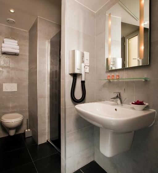 スーペリアトリプルルーム, Eden Opera